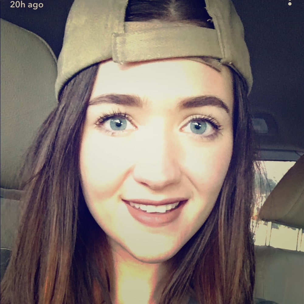 Meet your Posher, Lauren